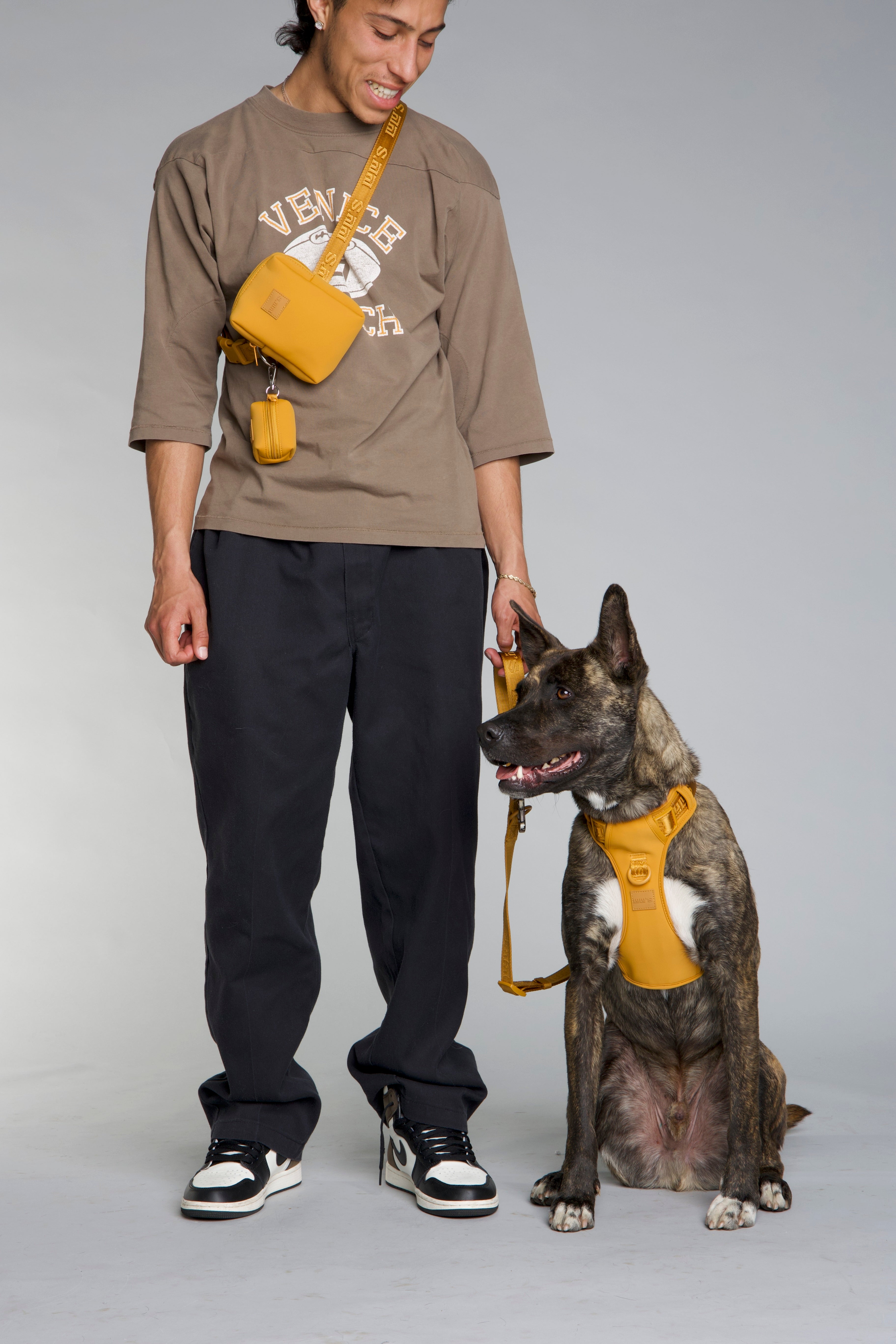 hands-free walking bundle – vertical pouch edition (thick leash).